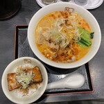 喜多方ラーメン 坂内   - 料理写真:濃厚ごま味噌ラーメン