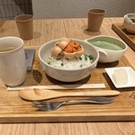 茶寮 フクチャ - 燻製鮭茶漬けと柚子燻製茶
