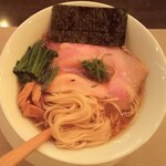 MENSHO - 中細麺。