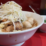 ラーメン二郎 - ラーメンミニ＋ニンニク少し＋青ネギうずら炙