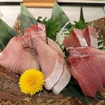 水橋食堂 漁夫 - 冬はやっぱり寒ブリ！とろける~