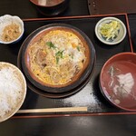 万富久 - 煮カツ定食