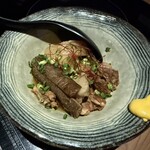 博多もつ鍋おおやま 本店 - 牛すじ煮込み 825円