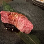 炭火焼肉 肉刺し にく式 - アツカイノミ