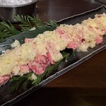 炭火焼肉 肉刺し にく式 - ネギ塩上タン