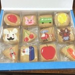 オオサカ愛シング - 忘年会にお友達が手土産に持ってきたクッキーです(*^^*)どれも可愛すぎます！！
            1つずつ透明の箱に個包装な上、袋に入ってます。分けるにもピッタリですね！味もクッキー美味しかったです＼(^o^)／