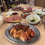 焼肉ホルモンまるよし精肉店 新福島店 - 