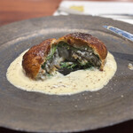 馳走西健一 - 白魚のパイ包！美味すぎて飛び出た