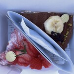 SHIROIYA the PATISSERIE - 苺のタルト&バナナとティラミスのタルト