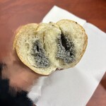 フレッシュ製パン - クリームサンドごま　断面