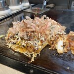 いか玉屋プラスアルファー - 写真撮る前に喰ってもたー
      広島焼風  オススメ♡