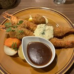 洋食コノヨシ - エビフライとカキフライ2個