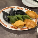 ゴールデンタイガー 渋谷宇田川町 - この中だと黒餃子がイチオシ！