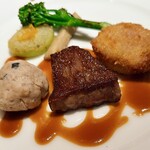 アピシウス - 3種類のお肉の盛り合わせ（仔牛のパネ、牛ロースのステーキ、ほろほろ鳥のブーレット