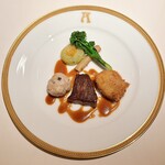 アピシウス - 3種類のお肉の盛り合わせ（仔牛のパネ、牛ロースのステーキ、ほろほろ鳥のブーレット