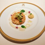 アピシウス - サーモンとフレゴラのタルタル サワークリームとフヌイユのソース