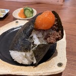 やまうち本店日々麹舎 - 卵黄肉そぼろおにぎり