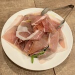 ISENTEI - 生ハムとルッコラのサラダ1,700円