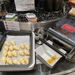 ブッフェ アンド カフェ ラ マレーア - ミニクロワッサンを焼き立てる　2分30秒