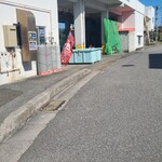 漁協食堂 - お店の通りの様子