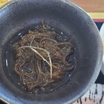 漁協食堂 - 小鉢はモズク