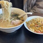 生野飯店 - 麺リフト