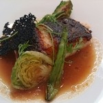 ユニック - 2014.12.4500円ランチ④絶妙な火加減のお魚。皮目を焼いてから余熱で火を通してる。ブイヤベースのスープ。