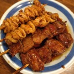 かぶら屋 - シロ(左)とハツ(右)