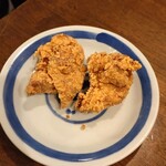 かぶら屋 - 唐揚げ(1個132円)：ジューシー＆肉厚で納得のクオリティでした。