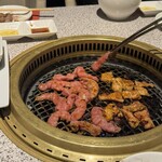 焼肉酒家　弁慶 - ホルモン2種類