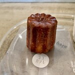 here - カヌレ ¥380