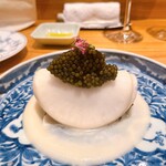 やまぐち - 鰆に蕪　上のキャビアを巻いていただきます