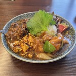 大衆中遊華食堂 八戒 - あいがけ（全部）（白米を選択）