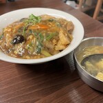大衆中遊華食堂 八戒 - 中華風カツ丼