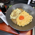 極楽うどん TKU - 納豆キーマカレー釜玉うどん