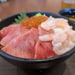 まぐろレストラン 稲沢店 - 紅白丼zoom