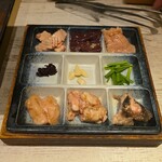 肉匠 コギヤ 宴庭  - ホルモン盛り合わせ