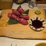 肉匠 コギヤ 宴庭  - 和牛握り五貫盛り合せ