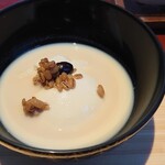 明神館 - 汲み上げ豆腐に菜の花オイル　洗練された旨味♪