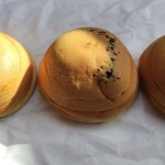 蜂蜜ぱんじゅう　松や - 蜂蜜ぱんじゅうの3種。つぶあん、こしあん、カスタードクリーム。