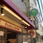 パネ・ポルチーニ - 外観