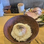 らーめんMAIKAGURA - トリュフ温玉ご飯。