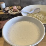 らーめんMAIKAGURA - 鶏白湯に味変。