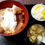 すゞもと - かつ丼(850円也) ツユダクのかつ丼でした♪