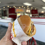 ＩＮ-N-ＯＵＴ ＢＵＲＧＥＲ - 『Cheese Burger Animal Style $3,25』 『French Fry $2,25』 『drink $2,25』