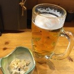 居酒屋 四季 - お通し、生ビールで乾杯です！