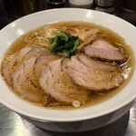 麺屋 愛心 町屋店 - 金色煮干しチャーシュー麺