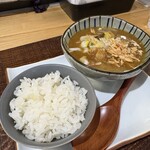 特撰ひやむぎ きわだち - おつまみもつカレー、ミニライス付き