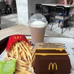 McDonald's - 『DBL Bacon QPC Meal $13.39』 『French Fries M & Chocolate Shake $2.70』 『S&S Sauce $0,25』