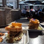 Regal Eagle Smokehouse Craft Drafts & Barbecue - 『BBQ BURGER $15,49』 『Angry Orchard CN16 $11,00』